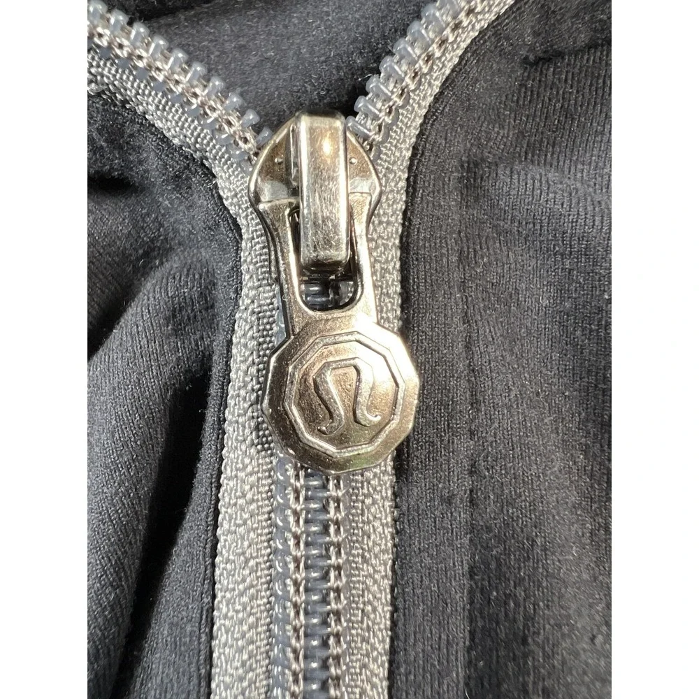 Lululemon Kung Fu Track Jacket Mens‎ Large Black Gray Full Zip Athletic